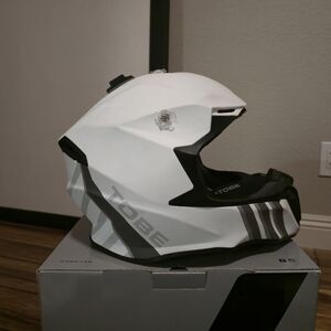 White Snow Tobe Airoh